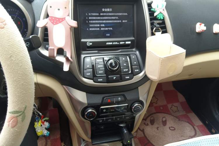 Used CHANGAN Eado 2015 1.6L Manual Luxury Model China IV Standard Audio And AC Panel