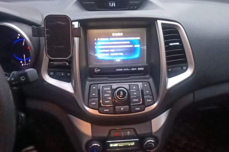 Used CHANGAN Eado 2015 1.6L Manual Junku Model China IV Standard Audio And AC Panel