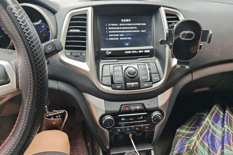 Used CHANGAN Eado 2015 1.6L Automatic Junku Model China V Standard Audio And AC Panel