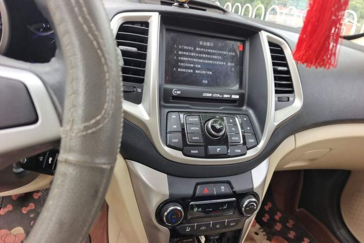 Used CHANGAN Eado 2015 1.6L Manual Flagship Model Audio And AC Panel