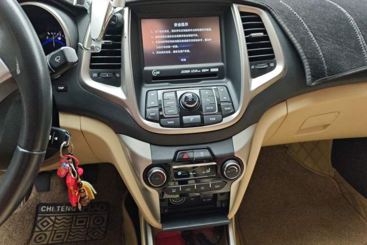 Used CHANGAN Eado 2015 1.6L Manual Luxury Model China IV Standard Audio And AC Panel