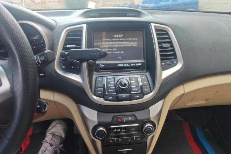 Used CHANGAN Eado 2015 1.6L Manual Luxury Model China IV Standard Audio And AC Panel
