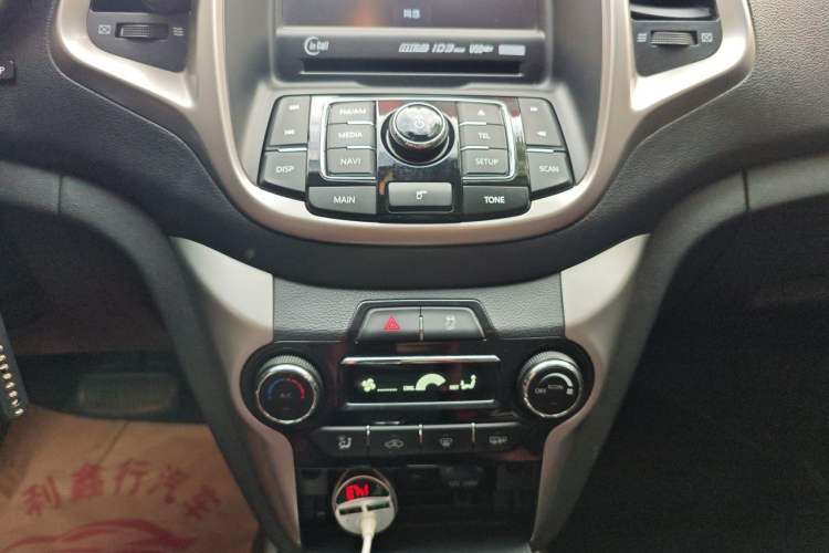 Used CHANGAN Eado 2015 1.6L Automatic Junku Model China V Standard Audio And AC Panel