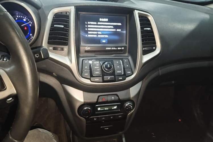 Used CHANGAN Eado 2015 1.6L Manual ZhiKu Model China IV Standard Audio And AC Panel