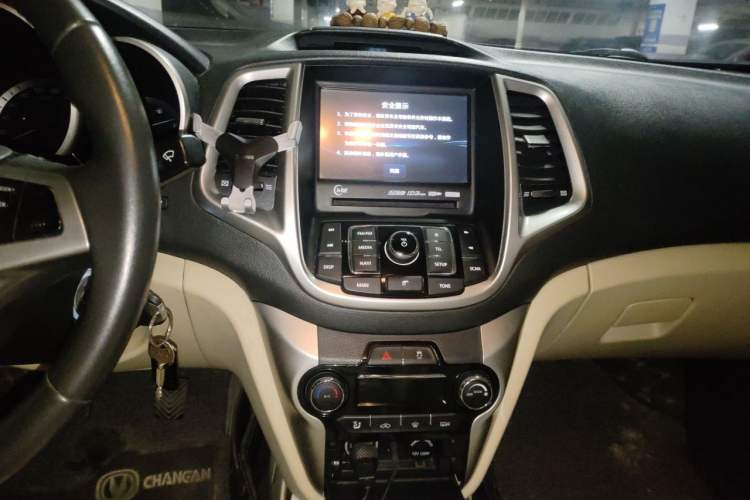 Used CHANGAN Eado 2015 1.6L Manual Luxury Model China V Standard Audio And AC Panel