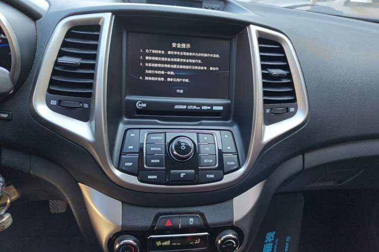 Used CHANGAN Eado 2015 1.6L Manual Junku Model China IV Standard Audio And AC Panel