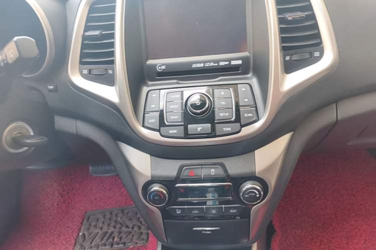Used CHANGAN Eado 2015 1.6L Automatic Junku Model China IV Standard Audio And AC Panel