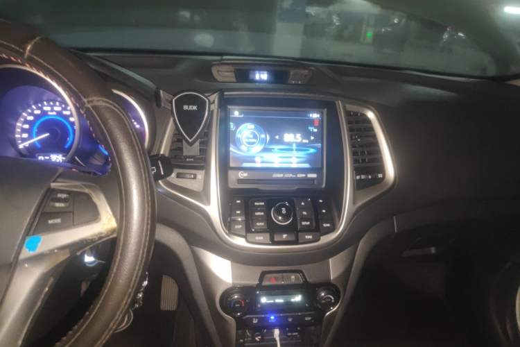 Used CHANGAN Eado 2015 1.6L Automatic Junku Model China V Standard Audio And AC Panel
