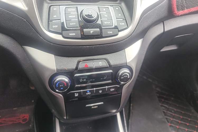 Used CHANGAN Eado 2015 1.6L Manual Junku Model China V Standard Audio And AC Panel
