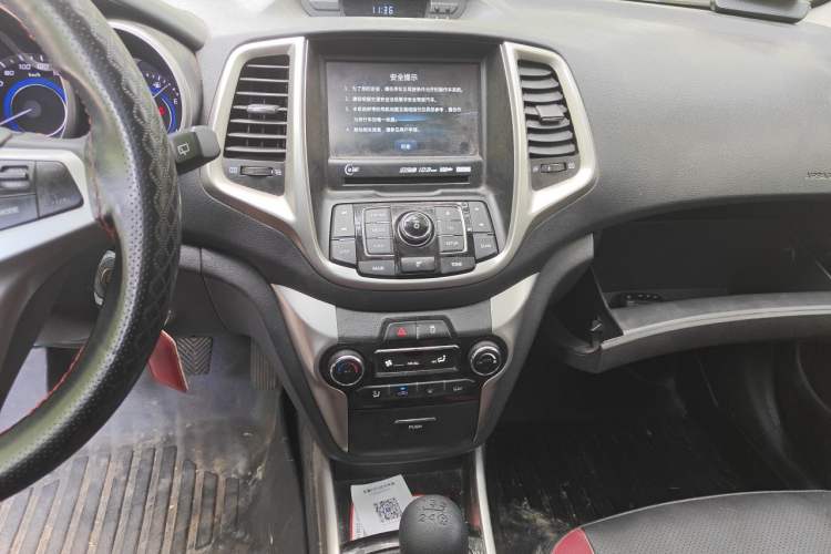 Used CHANGAN Eado 2015 1.6L Manual Junku Model China IV Standard Audio And AC Panel