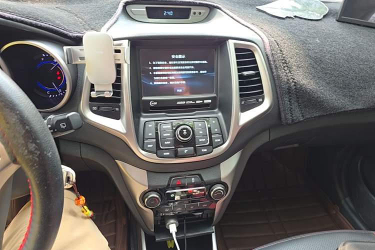 Used CHANGAN Eado 2015 1.6L Automatic Junku Model China V Standard Audio And AC Panel