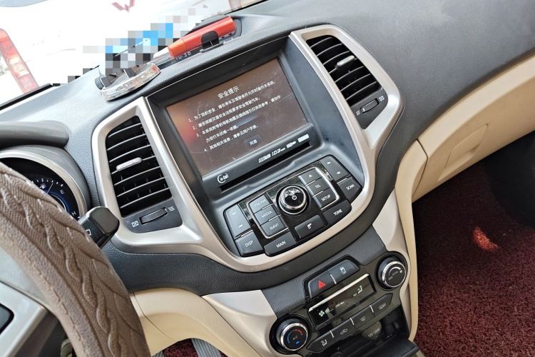 Used CHANGAN Eado 2015 1.6L Manual Luxury Model China IV Standard Audio And AC Panel