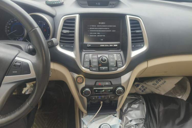 Used CHANGAN Eado 2015 1.6L Manual Flagship Model Audio And AC Panel