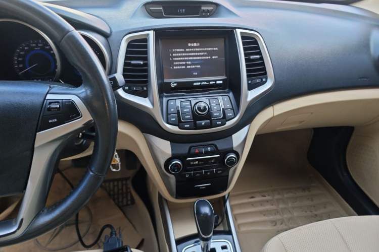 Used CHANGAN Eado 2015 1.6L Automatic Luxury Model Audio And AC Panel