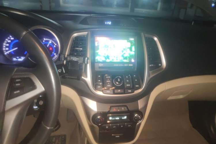 Used CHANGAN Eado 2015 1.6L Automatic Luxury Model Audio And AC Panel
