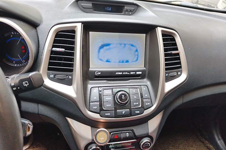 Used CHANGAN Eado 2015 1.6L Manual Junku Model China IV Standard Audio And AC Panel