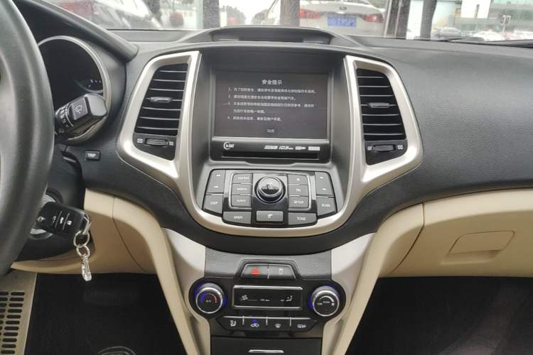 Used CHANGAN Eado 2015 1.6L Automatic Luxury Model Audio And AC Panel