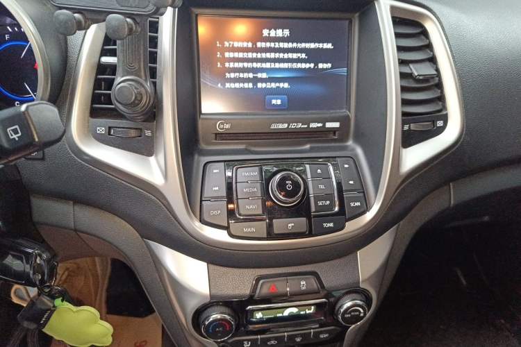 Used CHANGAN Eado 2015 1.6L Automatic Junku Model China V Standard Audio And AC Panel