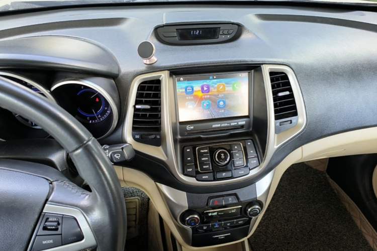 Used CHANGAN Eado 2015 1.6L Automatic Luxury Model Audio And AC Panel
