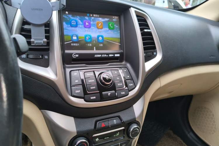 Used CHANGAN Eado 2015 1.6L Automatic Luxury Model Audio And AC Panel