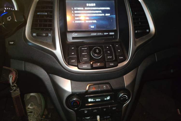 Used CHANGAN Eado 2015 1.6L Manual Junku Model China IV Standard Audio And AC Panel