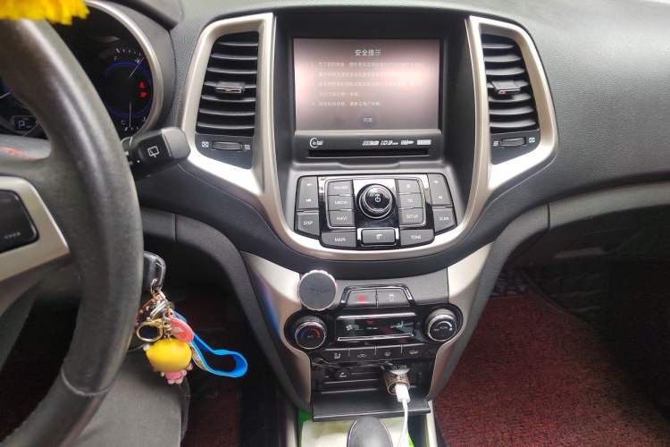 Used CHANGAN Eado 2015 1.6L Automatic Junku Model China IV Standard Audio And AC Panel