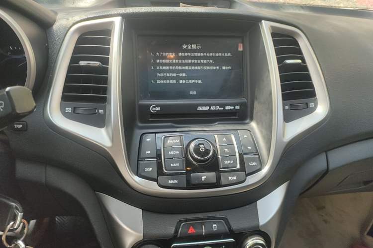 Used CHANGAN Eado 2015 1.6L Manual Luxury Model China IV Standard Audio And AC Panel