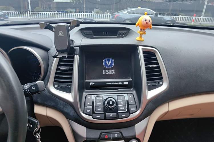 Used CHANGAN Eado 2015 1.6L Automatic Luxury Model Audio And AC Panel