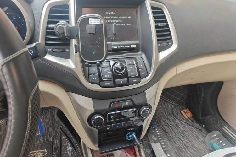 Used CHANGAN Eado 2015 1.6L Manual Luxury Model China IV Standard Audio And AC Panel