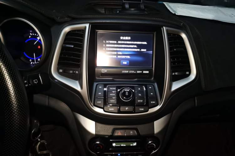 Used CHANGAN Eado 2015 1.6L Automatic Junku Model China V Standard Audio And AC Panel