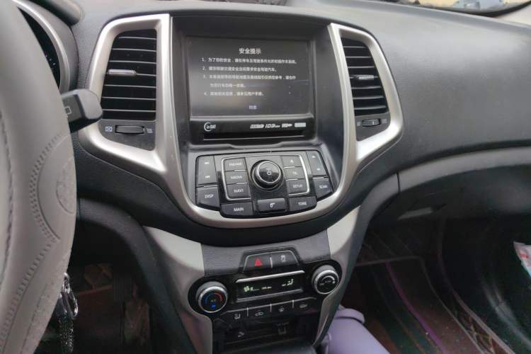 Used CHANGAN Eado 2015 1.6L Manual Junku Model China IV Standard Audio And AC Panel