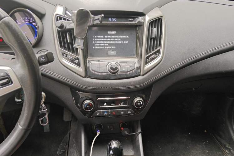 Used CHANGAN Eado 2015 1.6L Automatic Junku Model China V Standard Audio And AC Panel