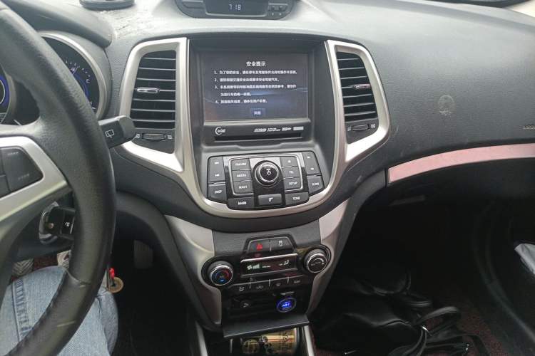 Used CHANGAN Eado 2015 1.6L Manual Junku Model China IV Standard Audio And AC Panel