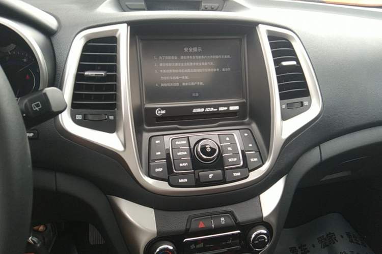 Used CHANGAN Eado 2015 1.6L Automatic Junku Model China IV Standard Audio And AC Panel
