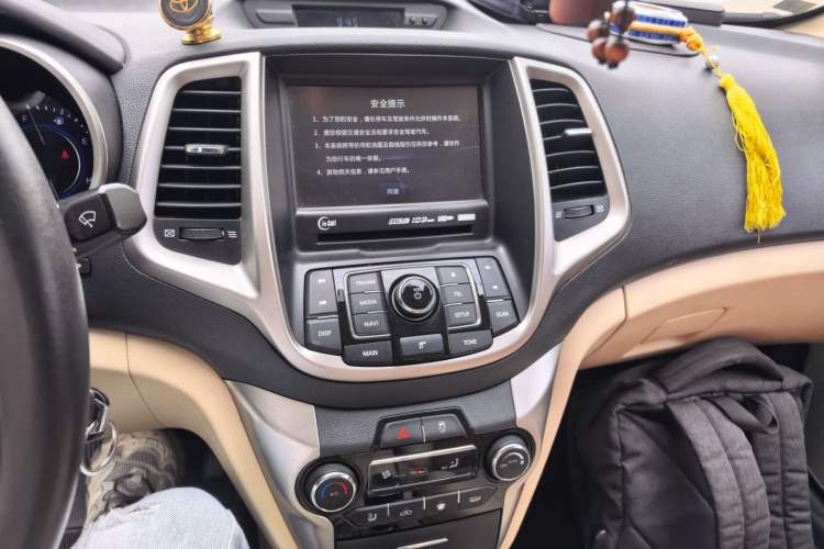 Used CHANGAN Eado 2015 1.6L Automatic Luxury Model Audio And AC Panel