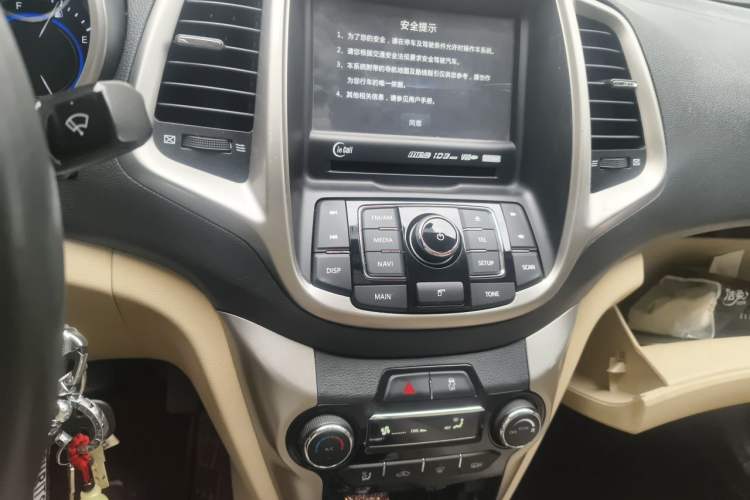 Used CHANGAN Eado 2015 1.6L Automatic Luxury Model Audio And AC Panel