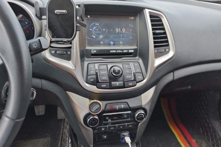 Used CHANGAN Eado 2015 1.6L Manual Junku Model China IV Standard Audio And AC Panel