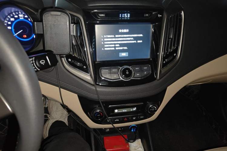 Used CHANGAN Eado 2015 1.6L Manual Luxury Model China IV Standard Audio And AC Panel