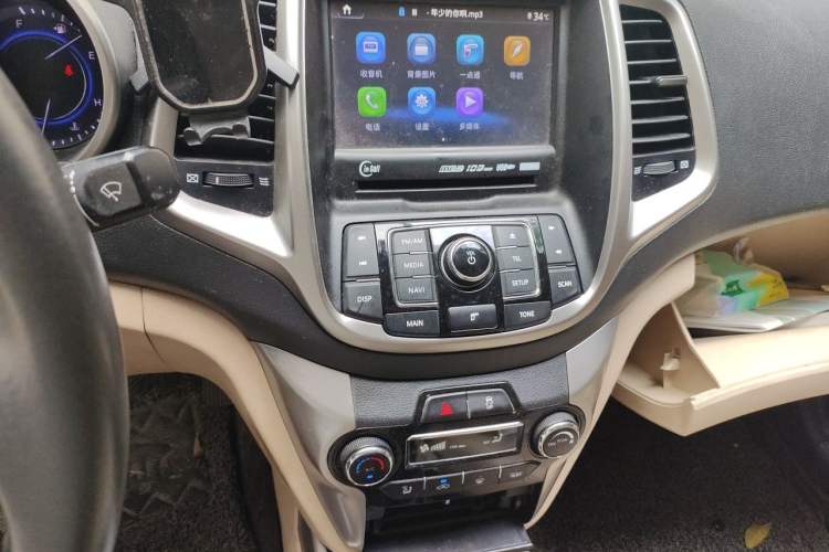 Used CHANGAN Eado 2015 1.6L Manual Luxury Model China V Standard Audio And AC Panel