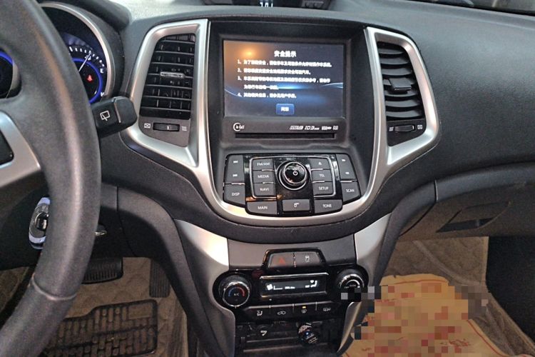 Used CHANGAN Eado 2015 1.6L Automatic ZhiKu Model China IV Standard Audio And AC Panel