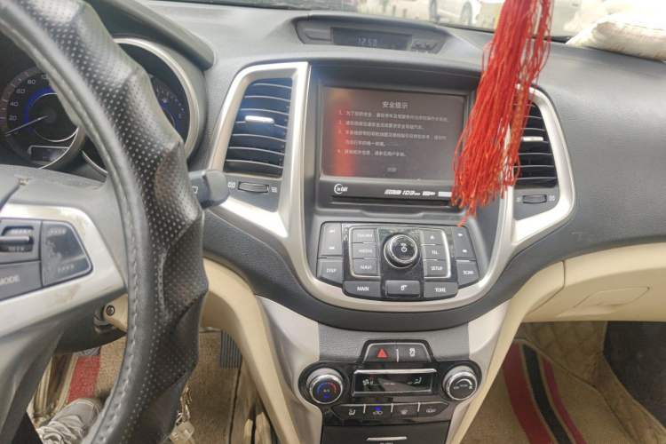 Used CHANGAN Eado 2015 1.6L Manual Flagship Model Audio And AC Panel