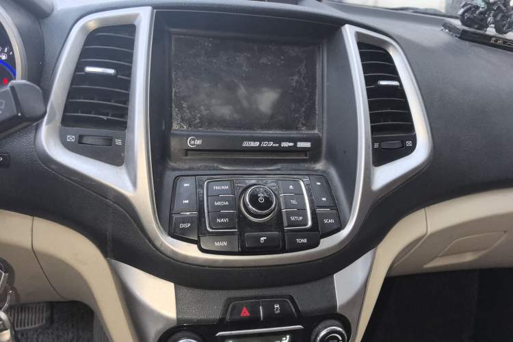 Used CHANGAN Eado 2015 1.6L Automatic Luxury Model Audio And AC Panel