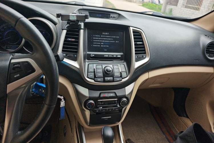 Used CHANGAN Eado 2015 1.6L Automatic Luxury Model Audio And AC Panel
