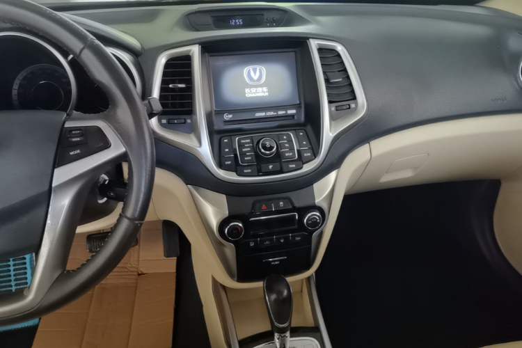Used CHANGAN Eado 2015 1.6L Automatic Luxury Model Audio And AC Panel