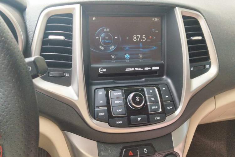 Used CHANGAN Eado 2015 1.6L Manual Luxury Model China V Standard Audio And AC Panel