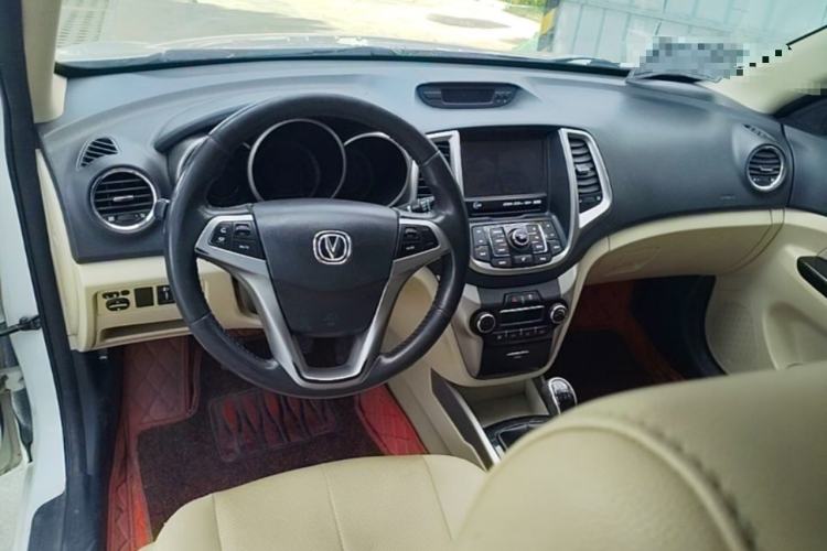 Used CHANGAN Eado 2015 1.6L Manual Elite Model China IV Standard Center Console