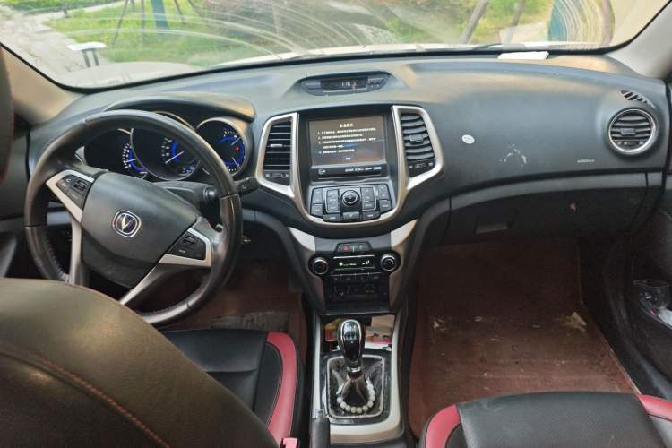 Used CHANGAN Eado 2015 1.6L Manual Junku Model China IV Standard Center Console