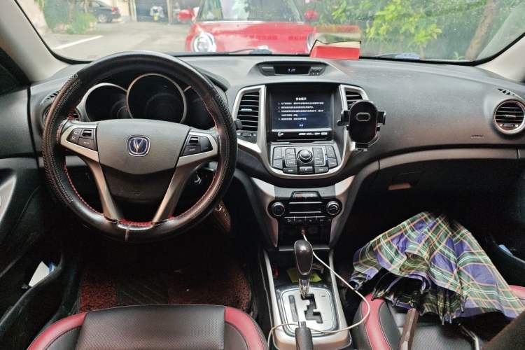 Used CHANGAN Eado 2015 1.6L Automatic Junku Model China V Standard Center Console