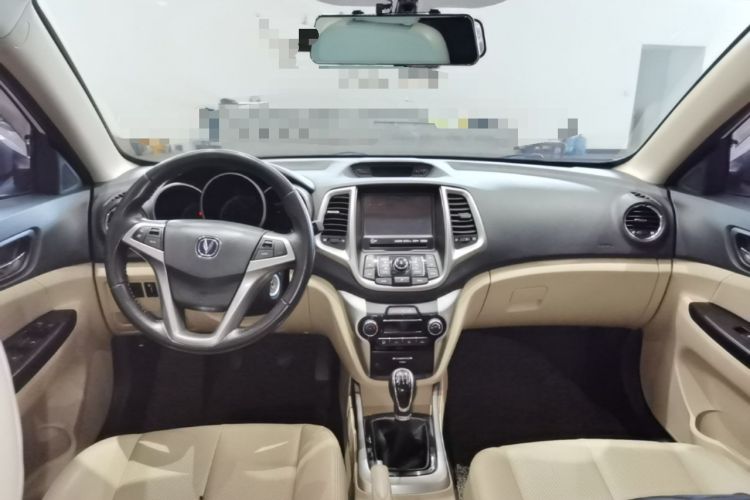 Used CHANGAN Eado 2015 1.6L Manual Luxury Model China V Standard Center Console