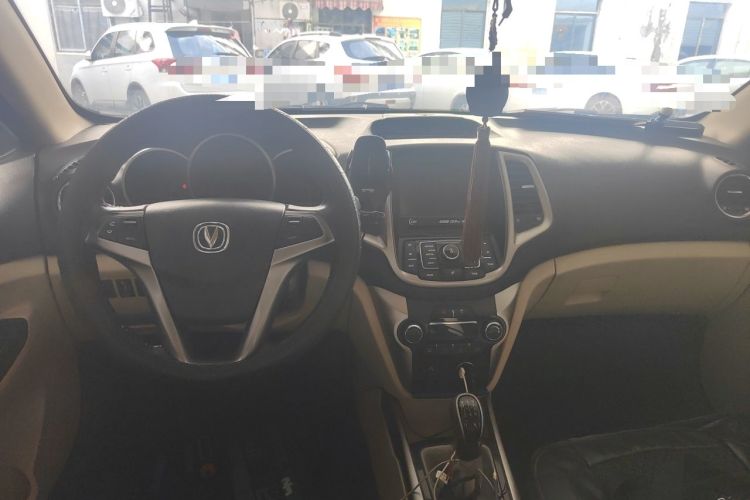 Used CHANGAN Eado 2015 1.6L Manual Luxury Model China V Standard Center Console